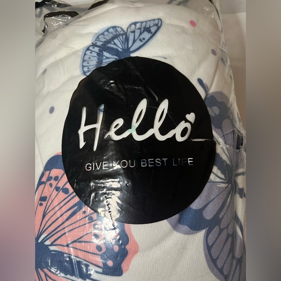 Hello Butterfly Blanket - Picture 2 of 5